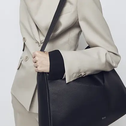 Small leather shoulder bag, brown | Max Mara